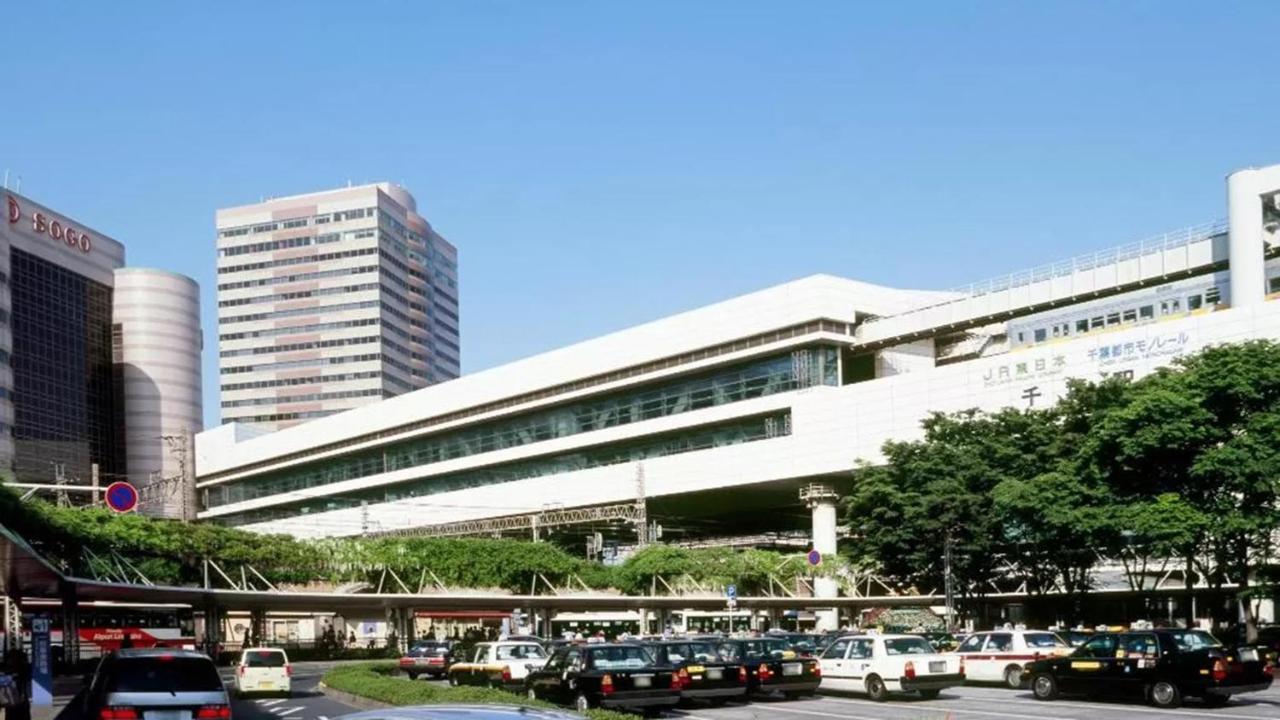 Toyoko Inn Chiba Ekimae Exteriör bild